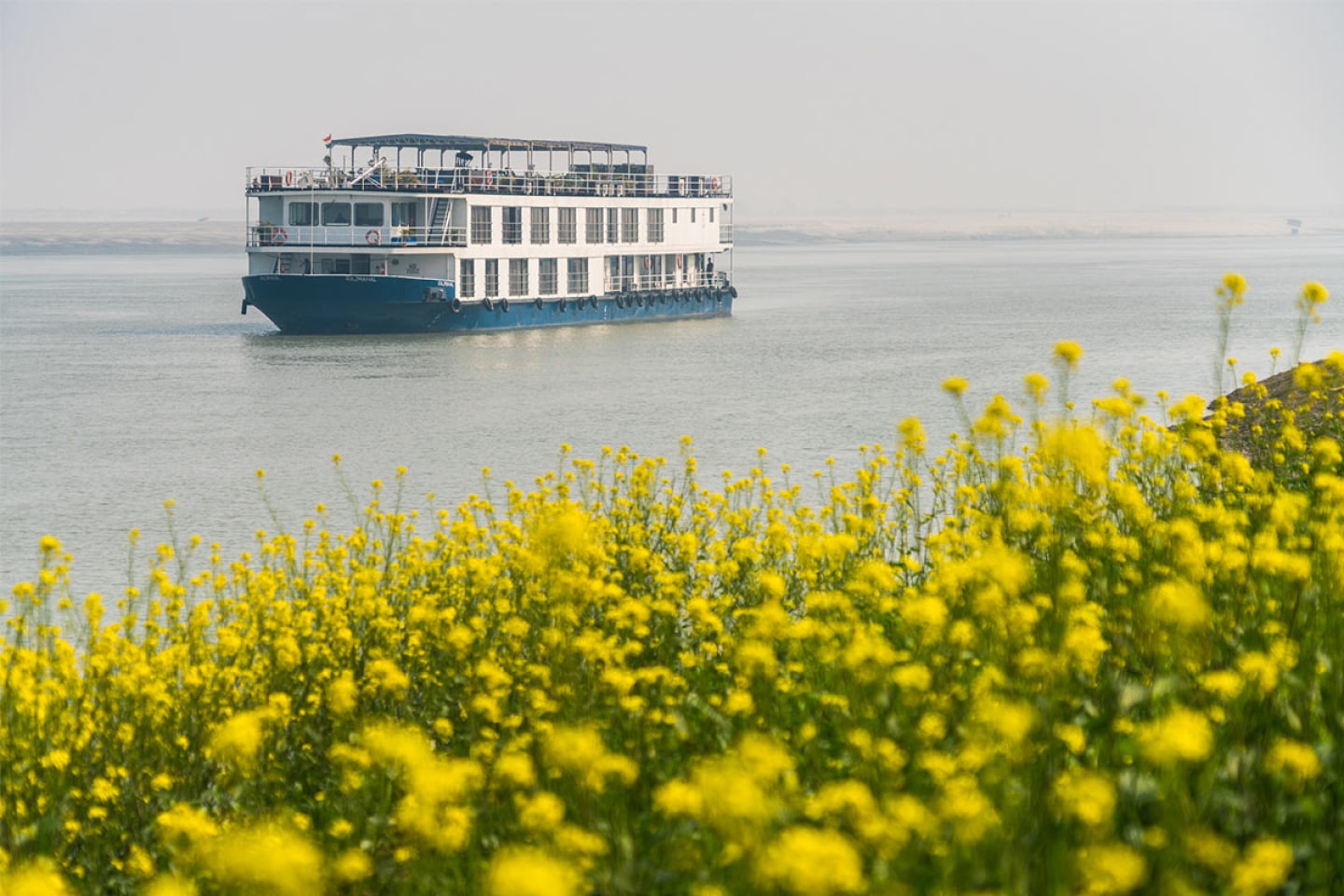 Luxury Ganges Cruise with Calcutta & Banaras (5)
